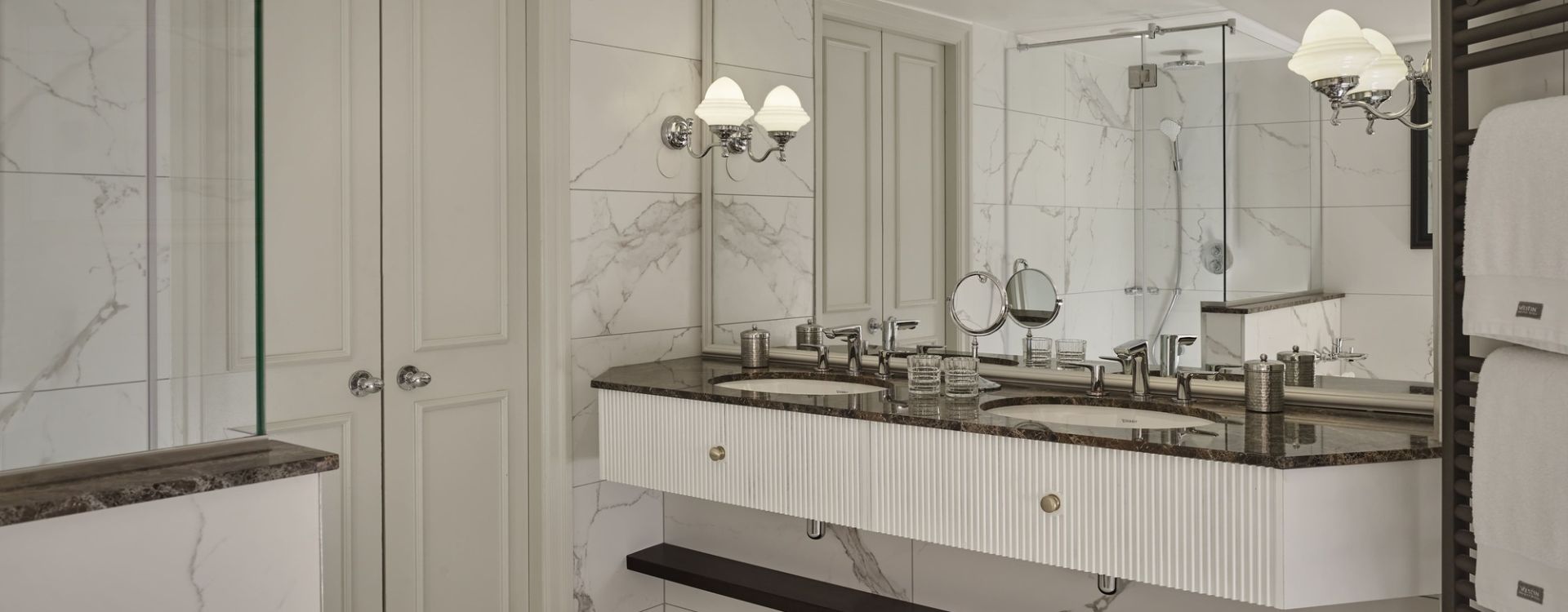 Library Suite Bathroom