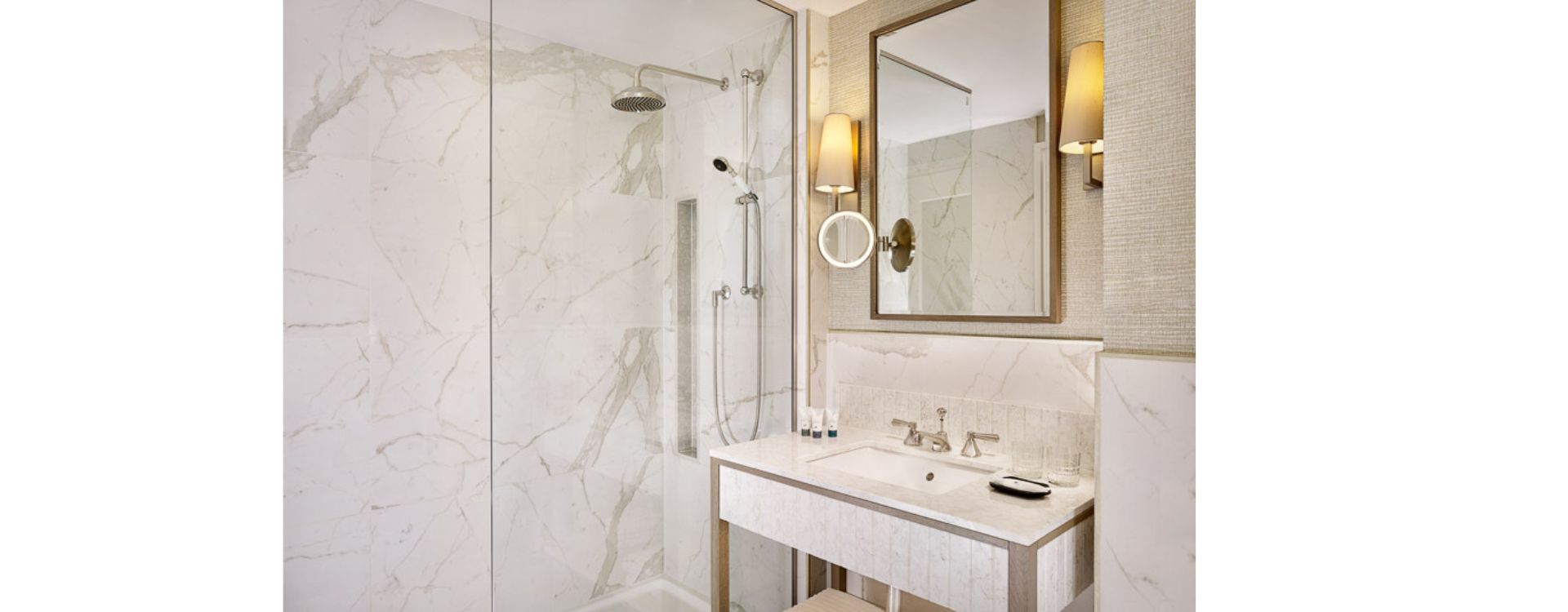 Superior Heritage Deluxe Bathroom