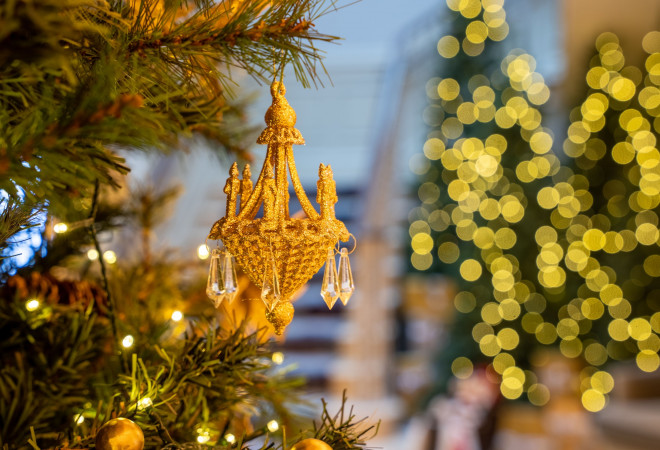 Christmas decoration close up the college green hotel dublin The College Green Hotel