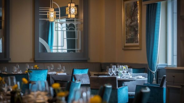 Morelands grill dinner setup the college green hotel dublin The College Green Hotel